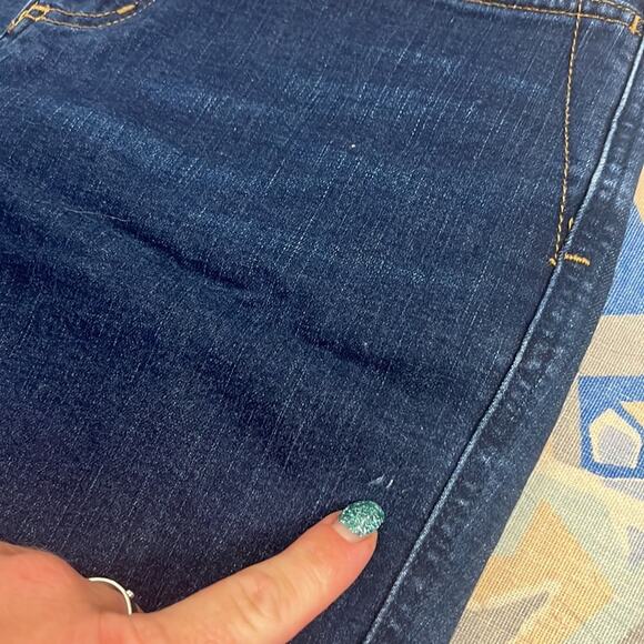 Carhartt slim fit Layton Bermuda Shorts skinny leg jean shorts Size 8 - Picture 6 of 6